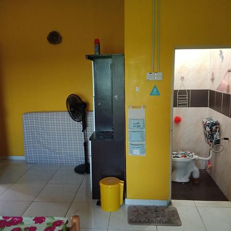 Inapan Desa Studio House Homestay Kangar Perlis Oda fotoğraf